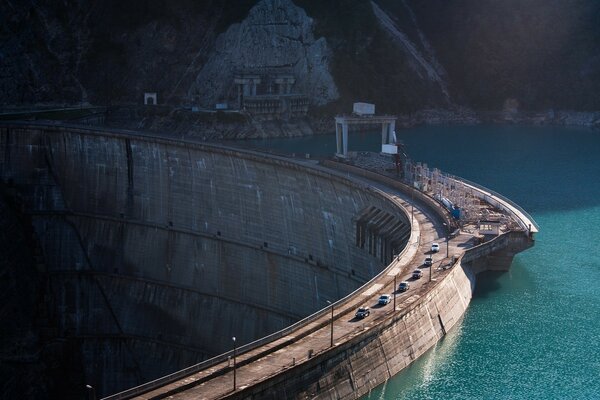 Architettura del ponte con diga