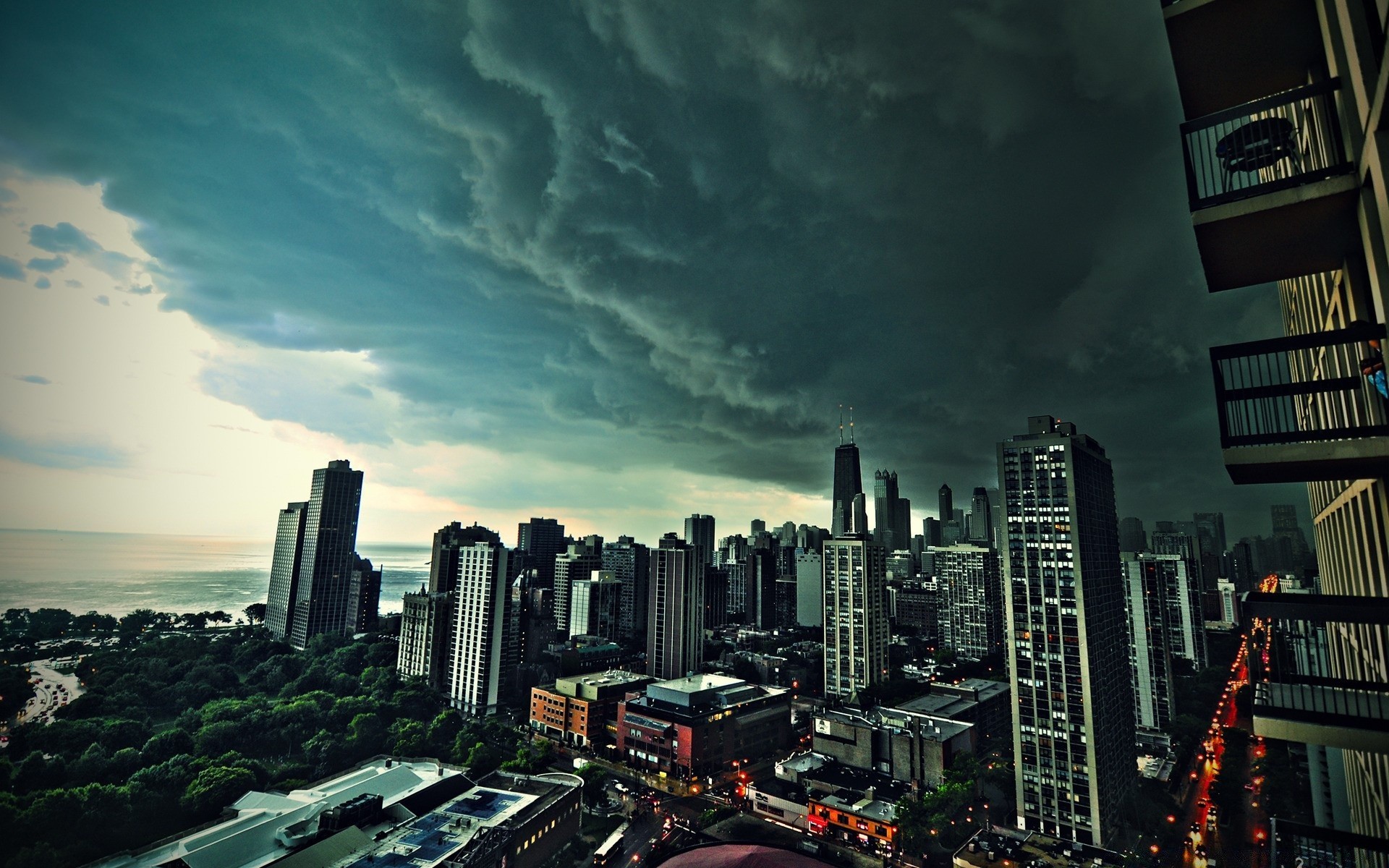 outras cidades cidade arranha-céu centro da cidade skyline arquitetura cidade viagens casa urbano crepúsculo céu negócios pôr do sol escritório finanças noite água torre beira-mar