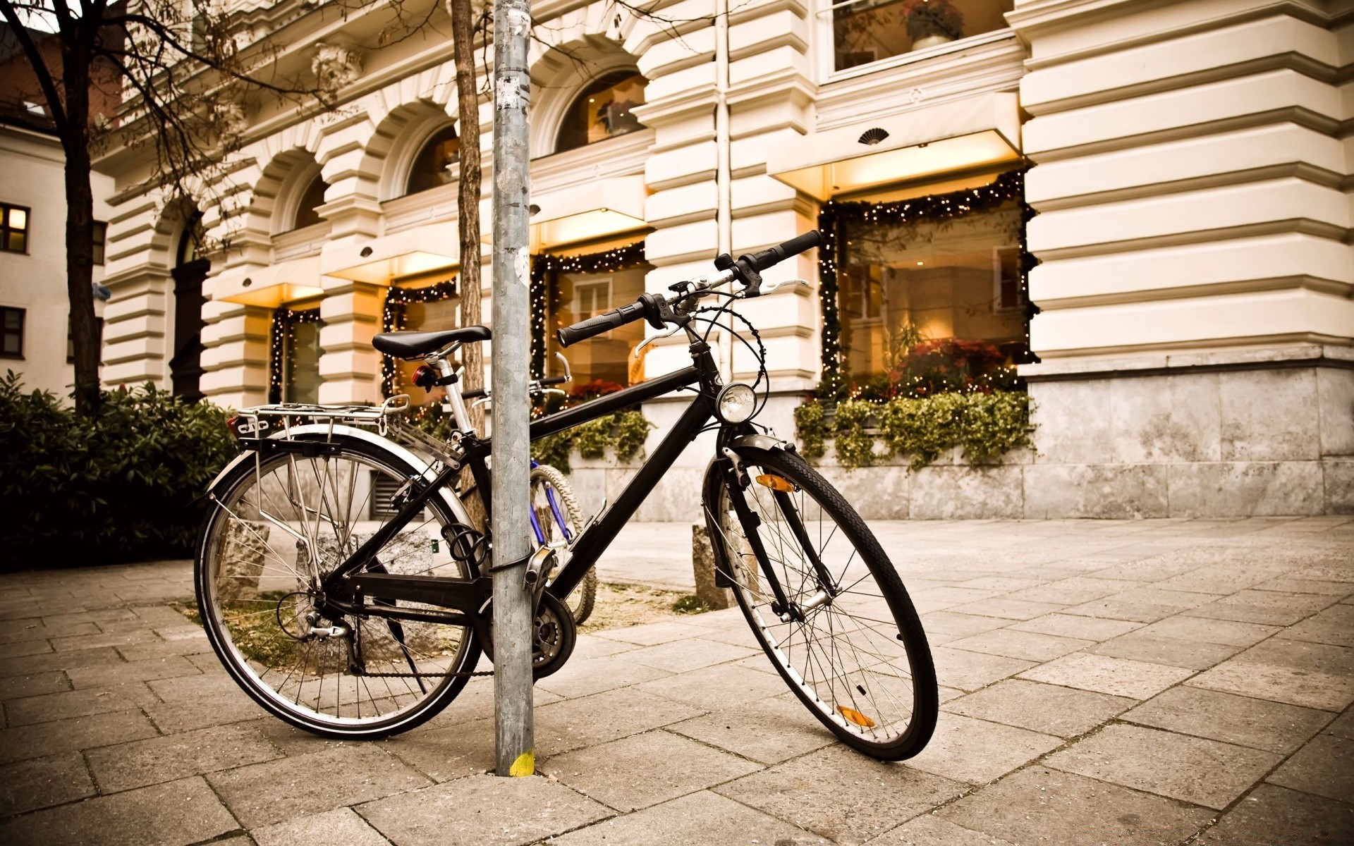 andere städte räder straße fahrrad stadt städtisch architektur jahrgang reisen straße transportsystem alt bürgersteig haus stadt im freien