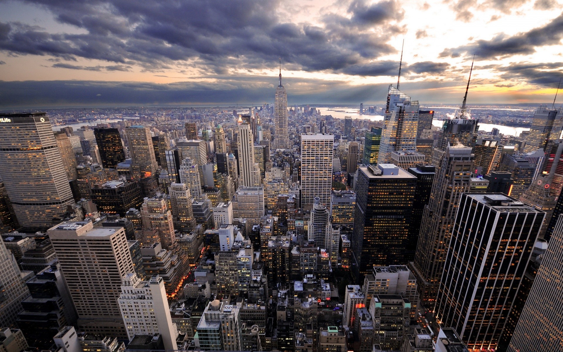 andere städte stadt skyline stadt wolkenkratzer haus architektur städtisch reisen büro antenne panorama stadtzentrum sonnenuntergang spektakel geschäft panorama turm