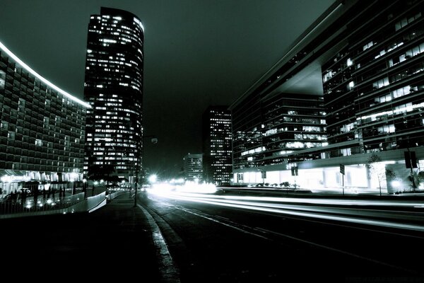 Nuit route lumière nuages