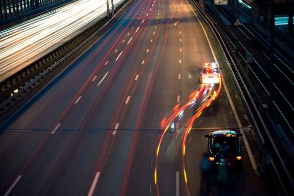 Verschwommene Straßenverkehrslichter