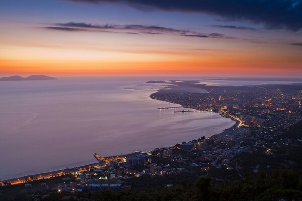 Bella passeggiata luci tutte le luci del tramonto sera