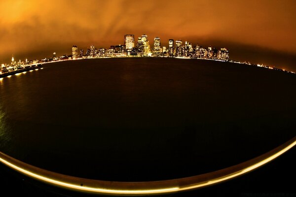 Hermoso panorama de la ciudad nocturna