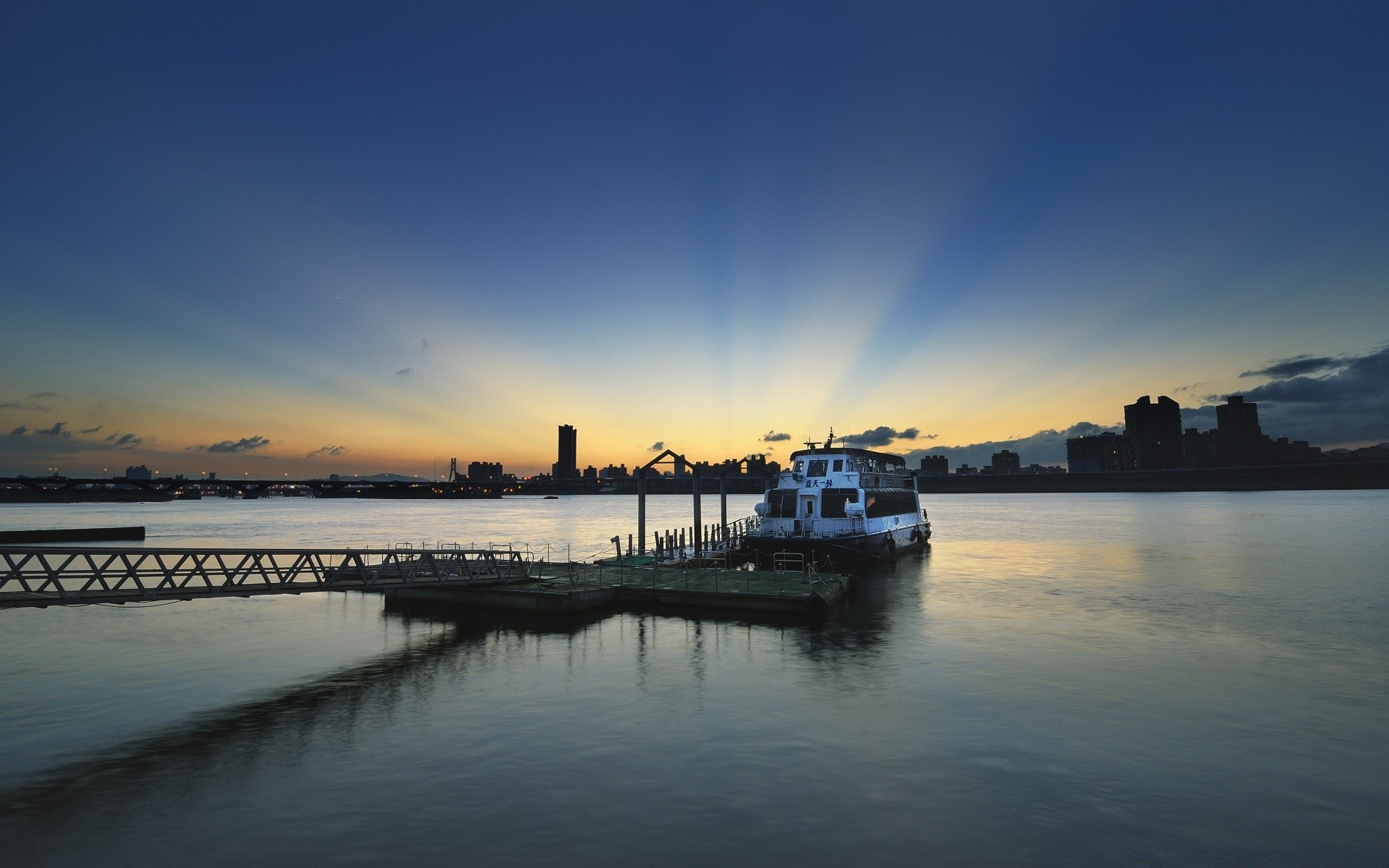 andere städte wasser sonnenuntergang dämmerung wasserfahrzeug reflexion meer fluss transportsystem auto reisen himmel landschaft dämmerung pier im freien abend schiff see