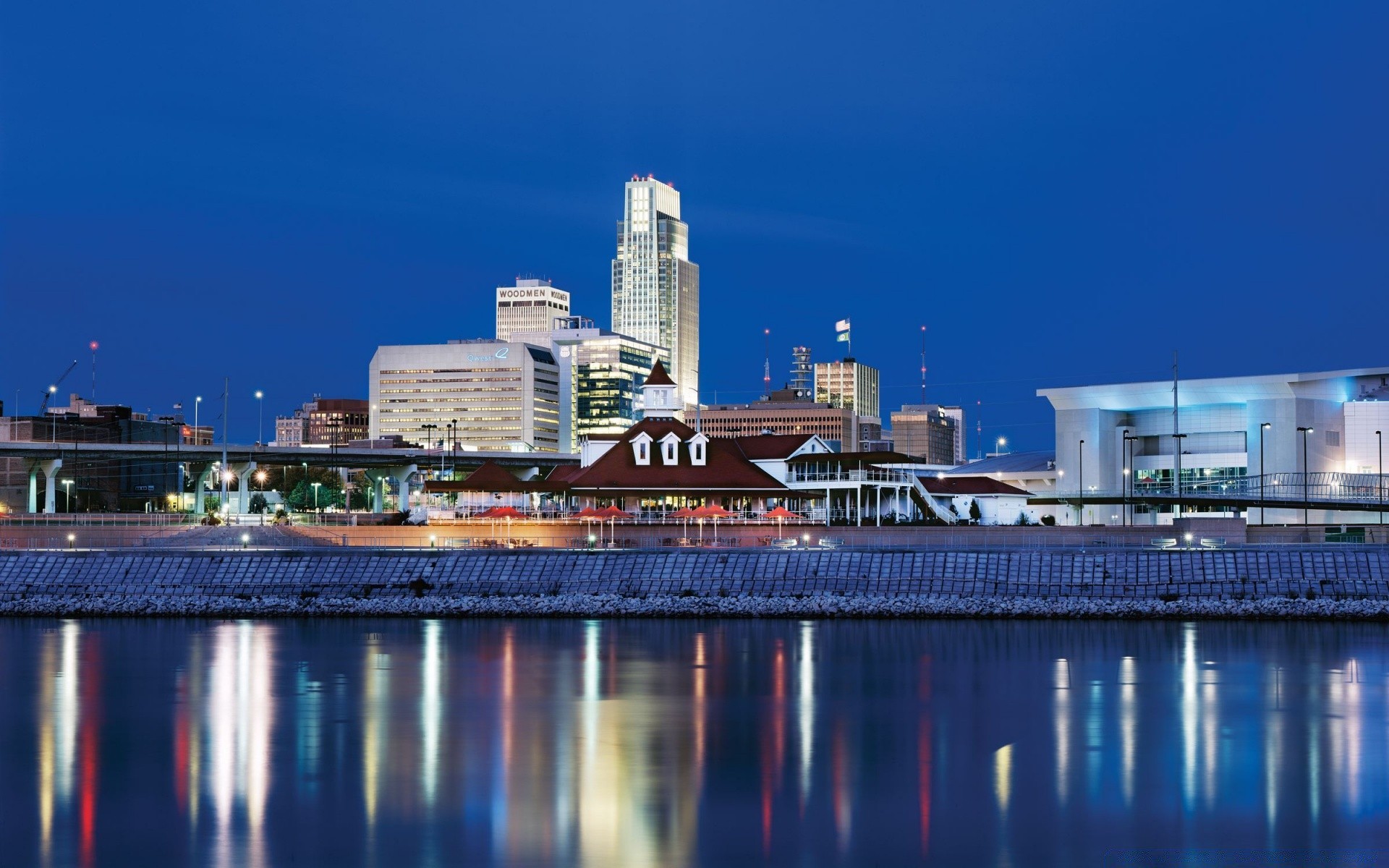 andere städte architektur stadt wasser stadt haus himmel reisen fluss skyline innenstadt uferpromenade wolkenkratzer reflexion dämmerung modern wirtschaft stadt büro hafen