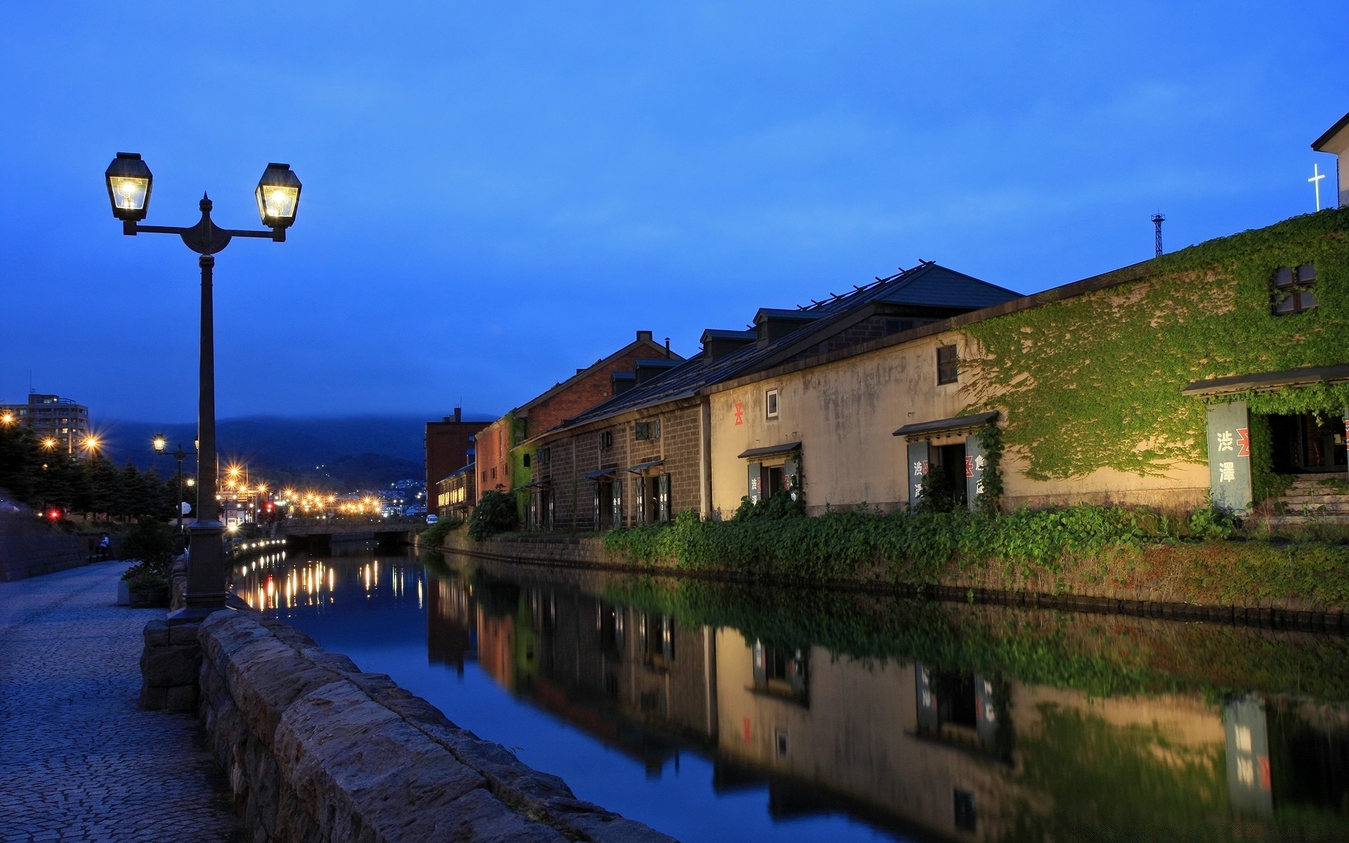 altre città architettura acqua casa casa fiume riflessione viaggi all aperto città ponte cielo strada città casa luce del giorno paesaggio canale luce vecchio