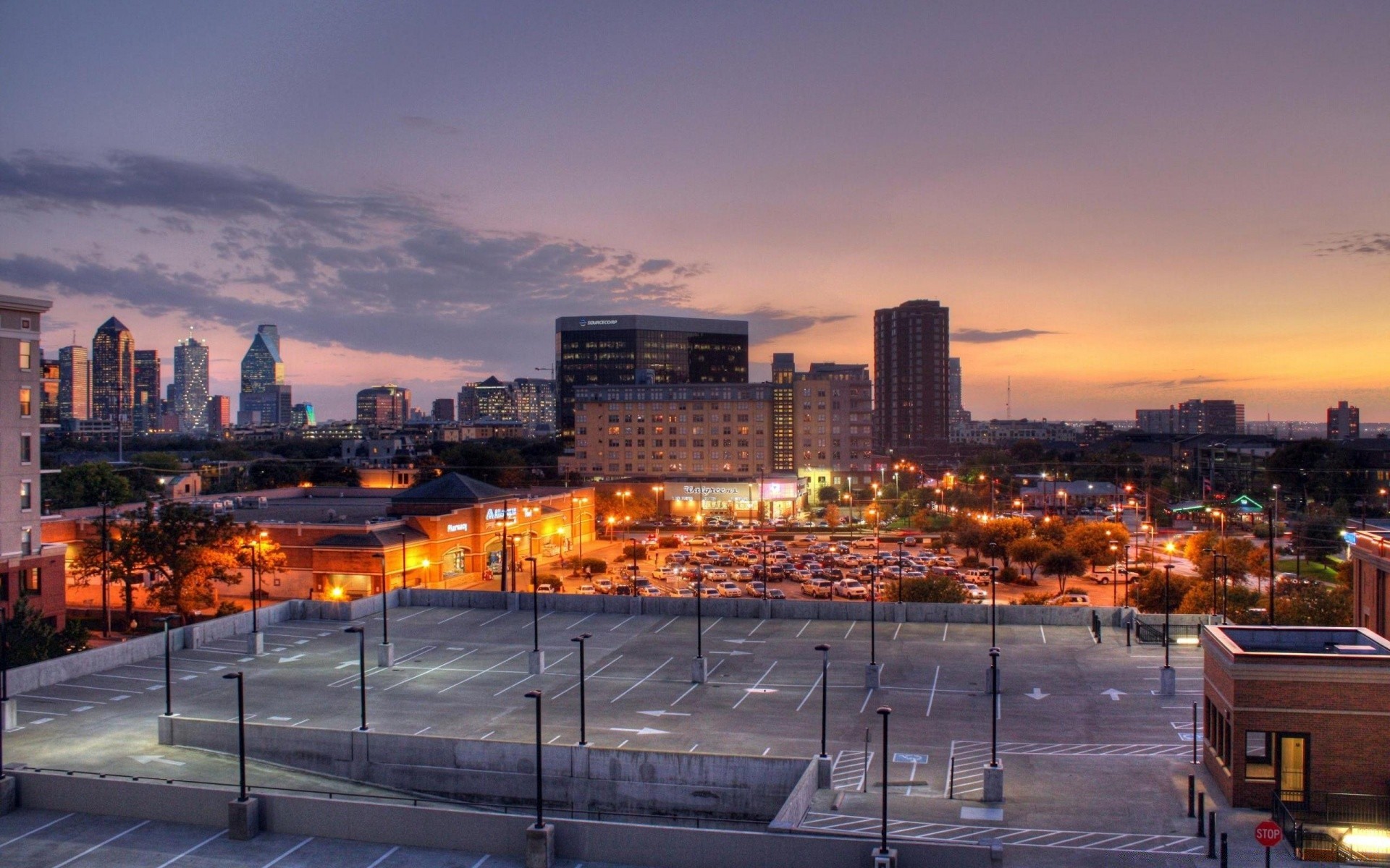 otras ciudades ciudad crepúsculo viajes ciudad skyline puesta de sol noche arquitectura centro de la ciudad casa rascacielos urbano cielo agua tráfico