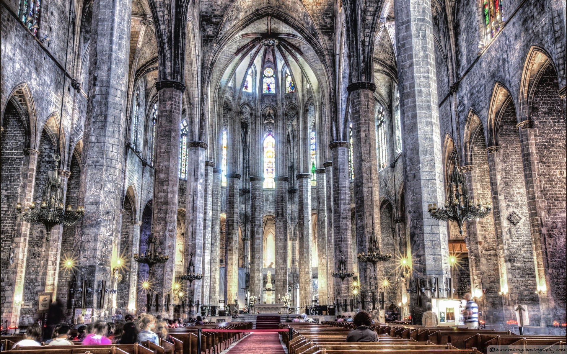 casa & interior igreja catedral gótico religião arquitetura viagens religioso cidade atração turística casa velho turismo histórico espiritualidade