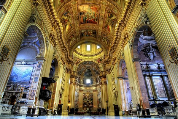 Un temple merveilleux. Haut plafond