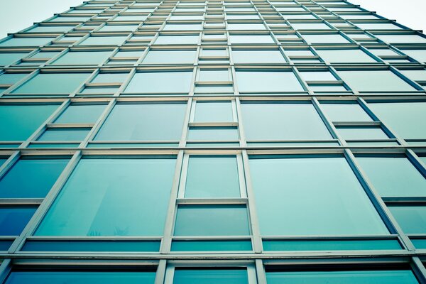 Blaue Fenster, die nach oben gehen