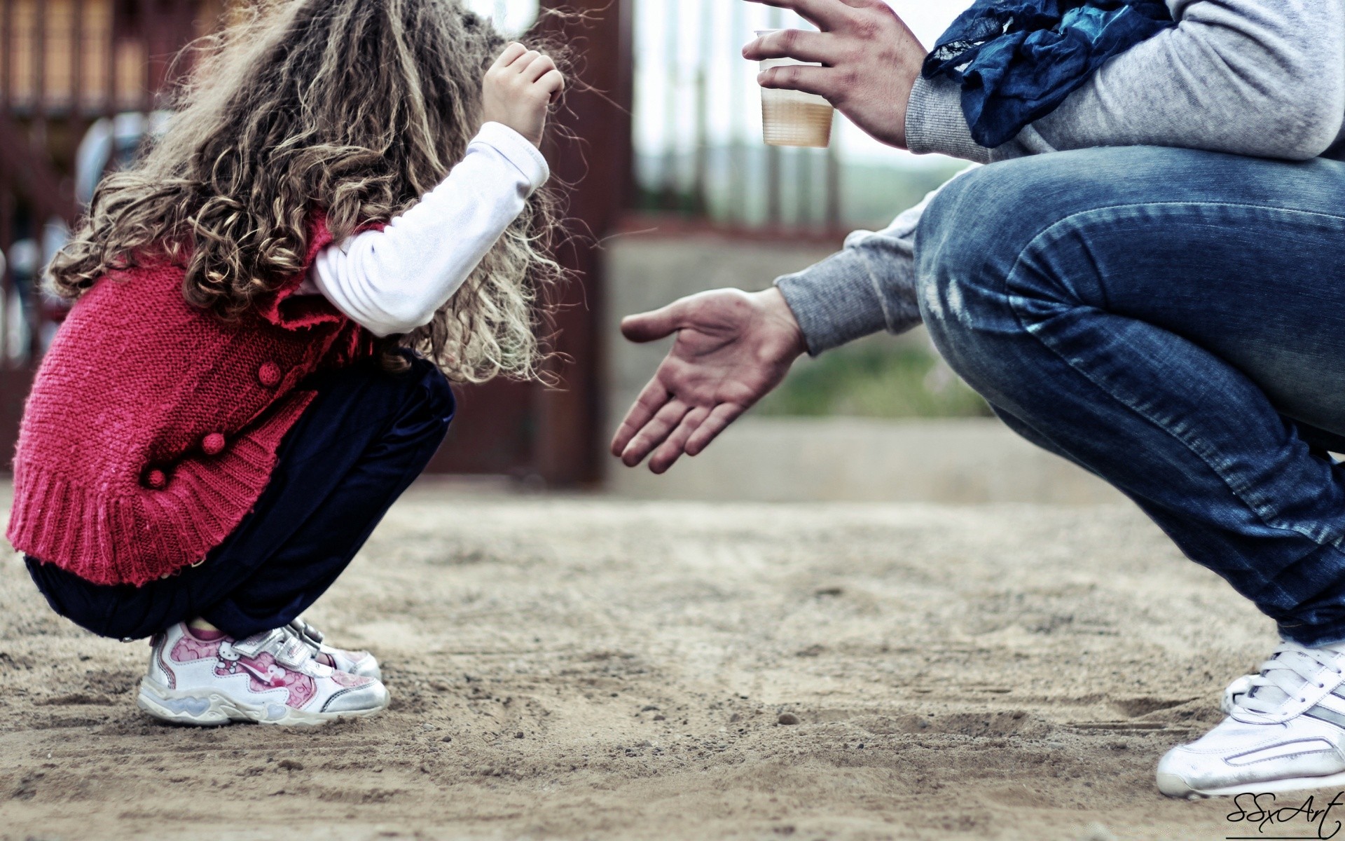 niños hombre solo diversión joven al aire libre adulto niño hombre competencia desgaste mujer estilo de vida