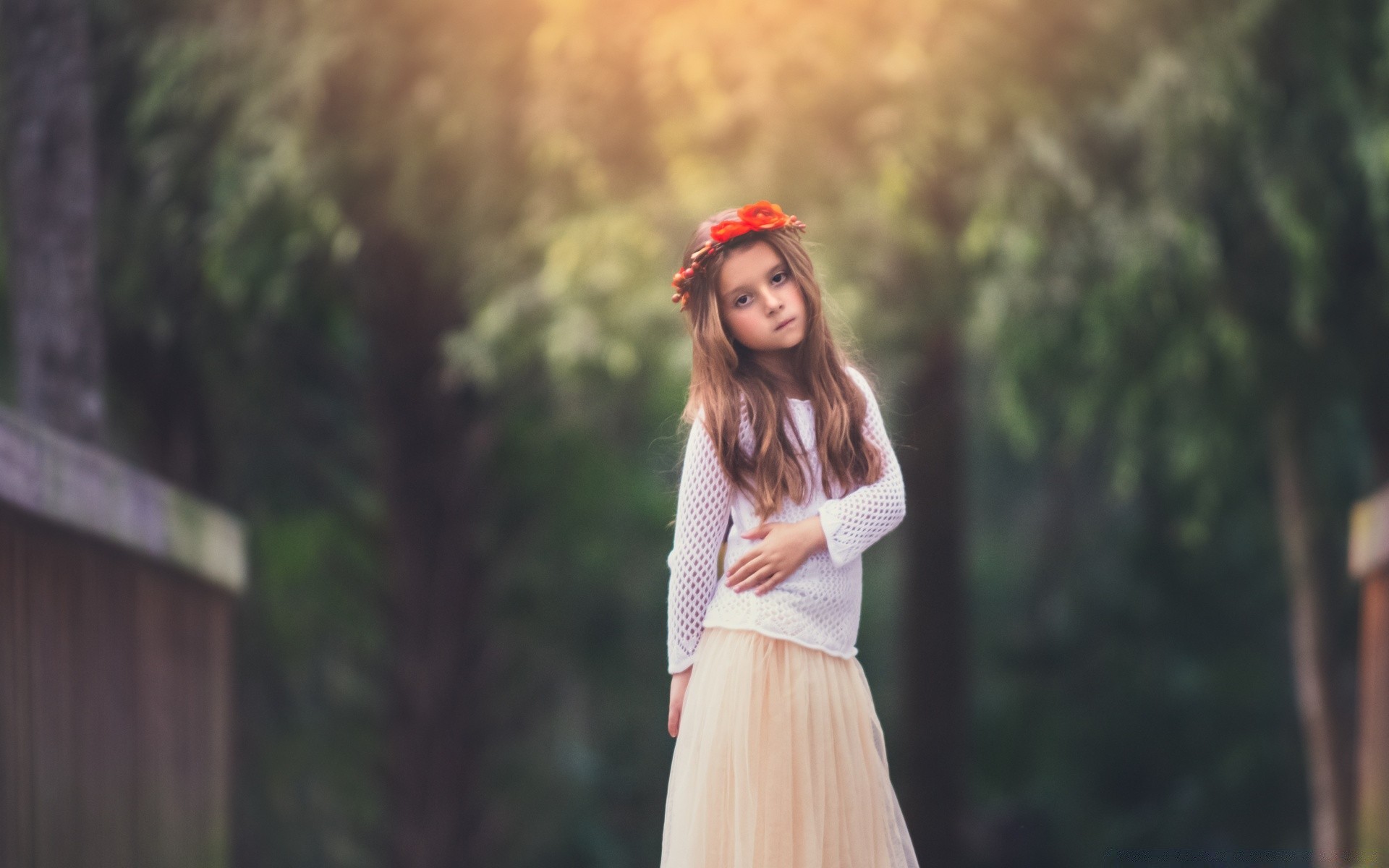 kinder natur im freien frau park herbst gutes wetter sommer holz entspannung mode mädchen baum kleid porträt urlaub ziemlich