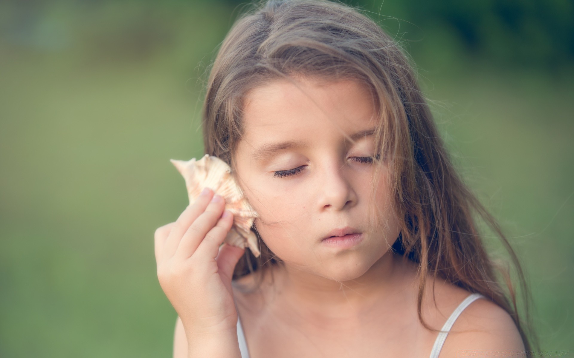 enfants femme nature portrait fille mignon enfant été un à l extérieur jolie visage plaisir