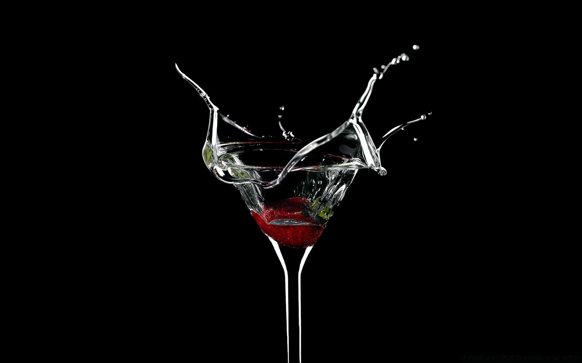 bevande bere vetro splash liquido alcool vodka vino liquore goccia bar partito cocktail ghiaccio martini freddo gin bagnato