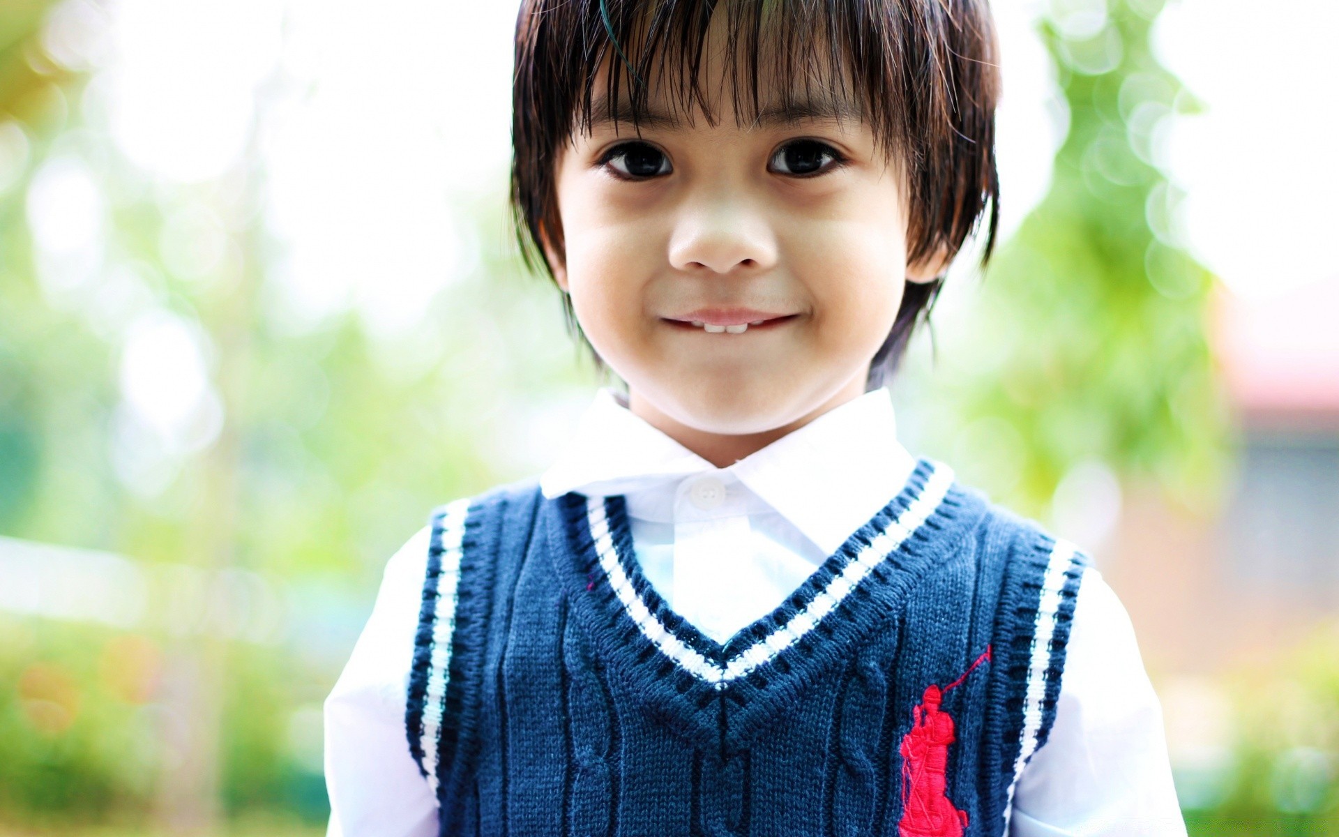 niños niño pequeño retrato lindo chica al aire libre placer solo felicidad inocencia juventud alegría mujer luz del día