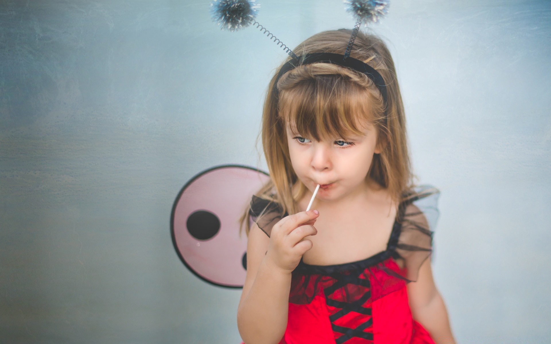 kinder mädchen kind porträt niedlich frau allein freude glück schön lebensstil wenig