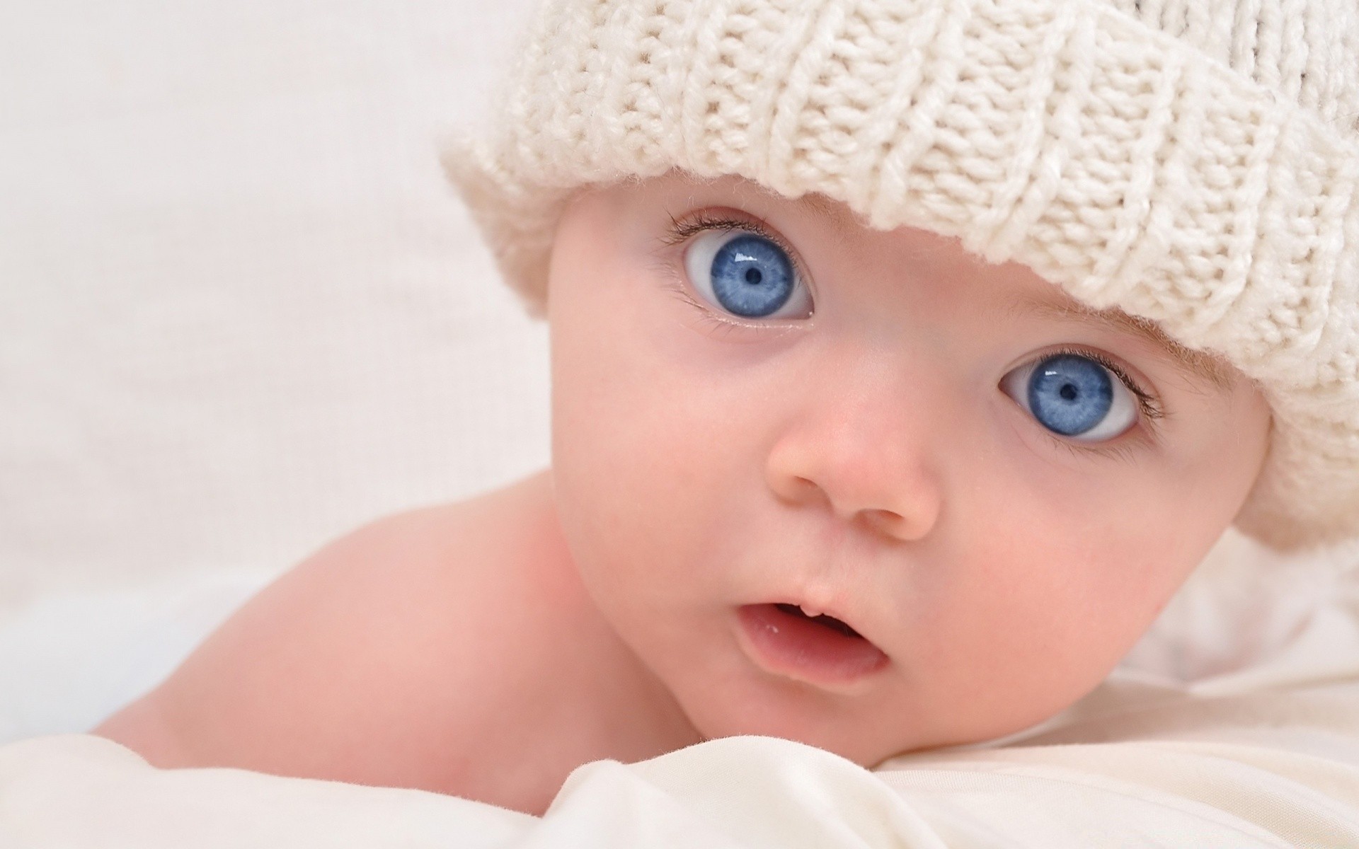 дети ребенок ребенок милые мало новорожденный невинность девушка лицо крышка малыш удовольствие один красивые портрет