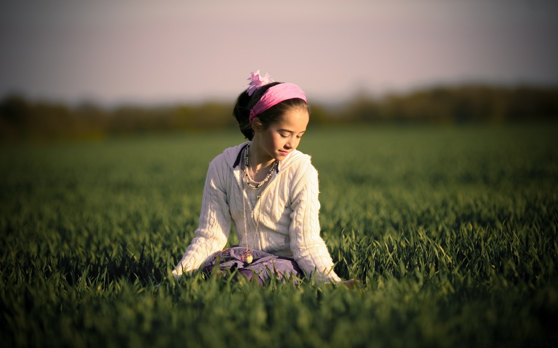 niños campo niña naturaleza hierba puesta de sol verano al aire libre niño mujer heno ocio