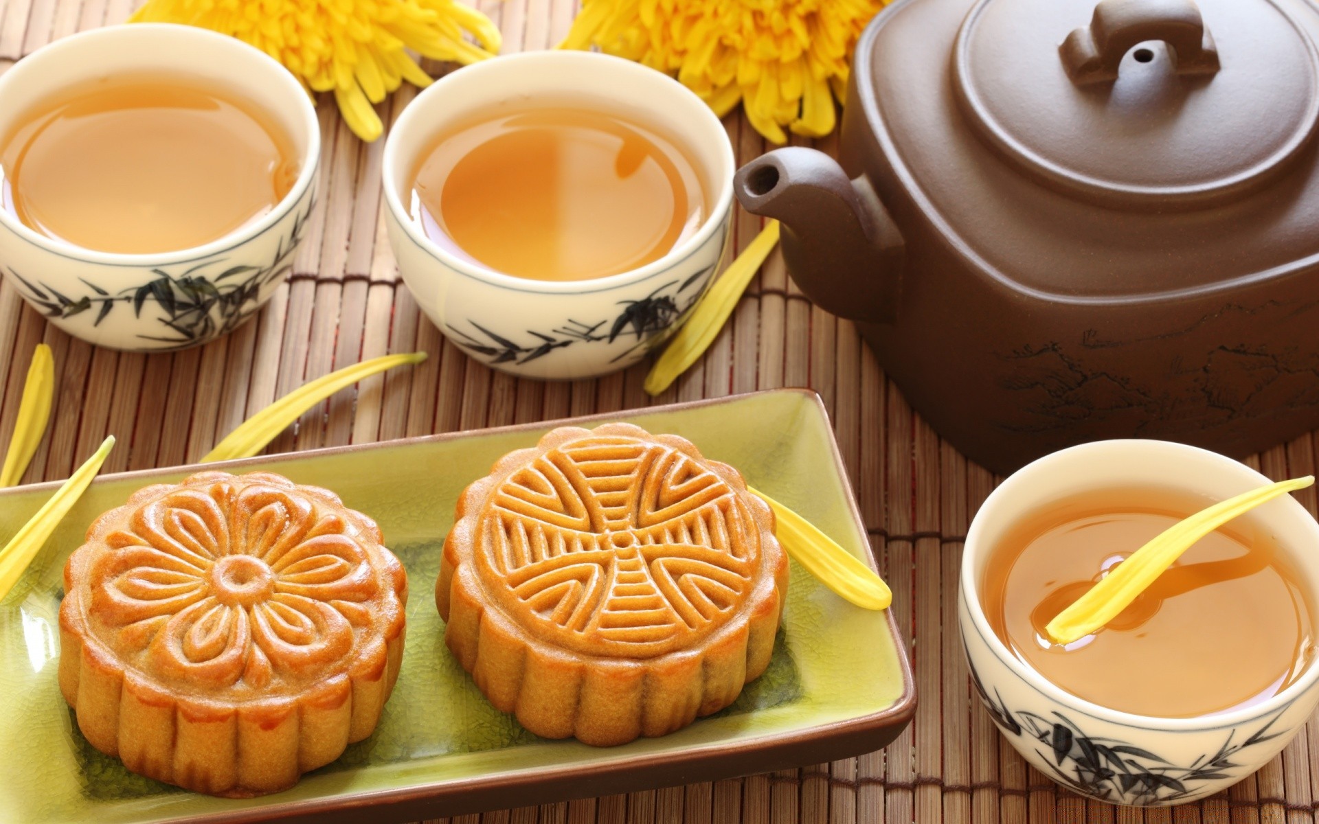 desserts tea cup teapot teacup drink traditional hot food sweet sugar saucer cake coffee breakfast table bamboo desktop cookie wood