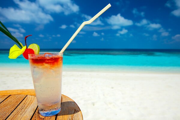 Tropical cocktail on the beach