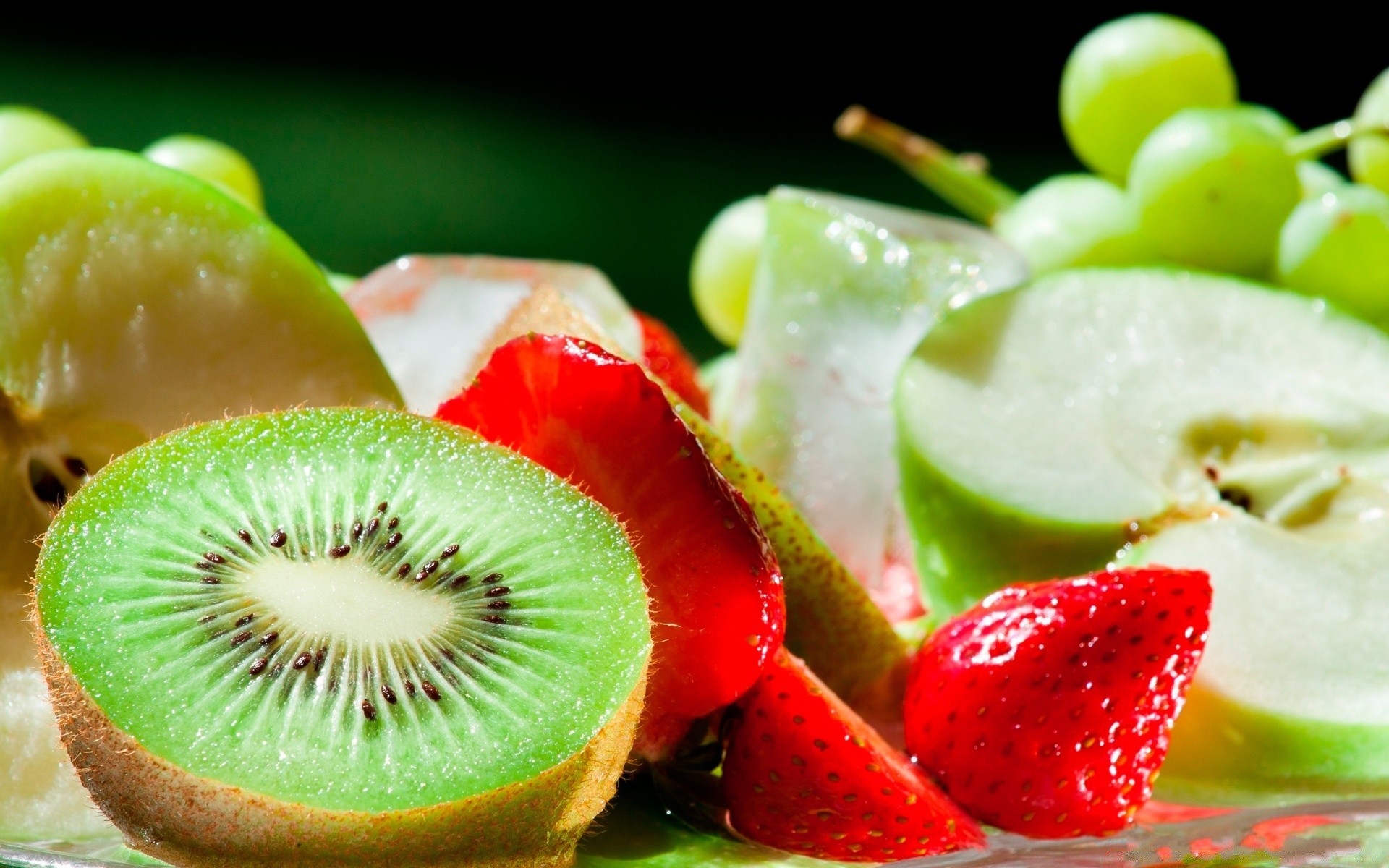 meyve yemek sulu tatlı sağlık kivi tropikal şekerleme sağlıklı çilek gıda lezzetli vitamin ferahlatıcı çilek yaprak yaz diyet meyve suyu