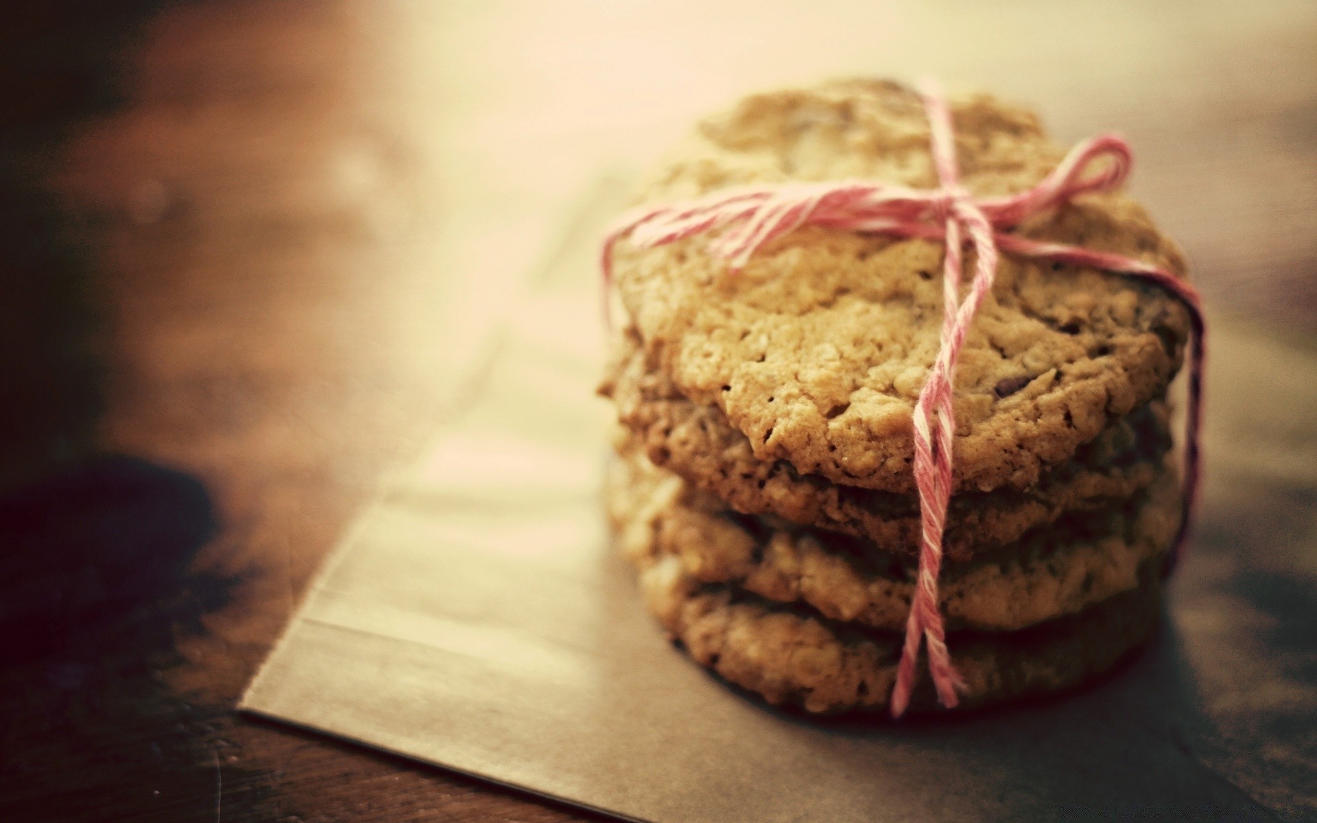 desserts food sweet chocolate delicious sugar cake homemade cookie wood still life candy traditional refreshment desktop