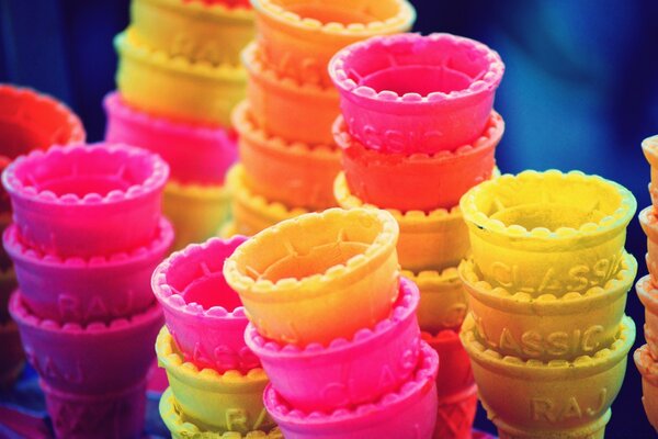 Yellow and pink candies. desktop background