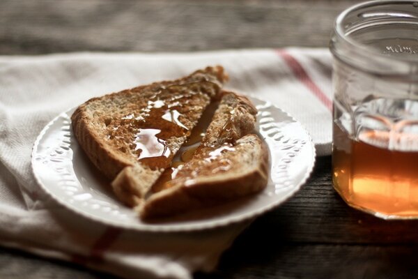 Desayuno saludable por la mañana con miel