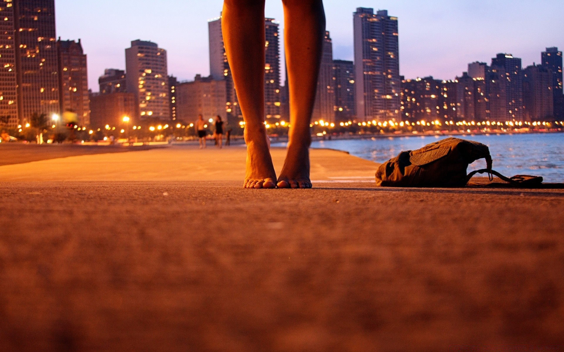 andere mädchen sonnenuntergang stadt strand wasser abend meer dämmerung dämmerung reisen straße licht stadt architektur urban himmel haus innenstadt ozean reflexion