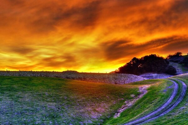 Coucher du soleil. peinture en couleur arc-en-ciel