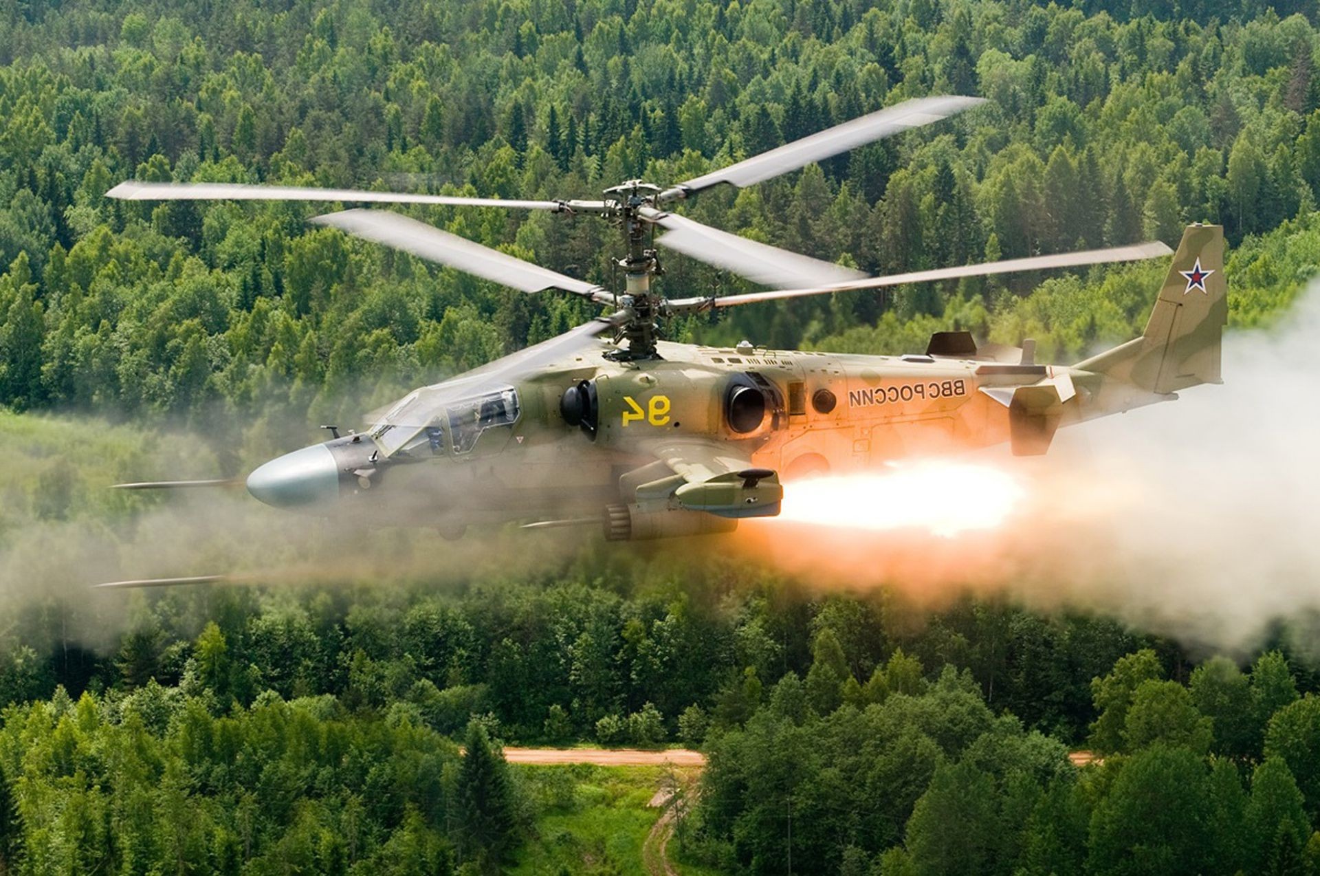 militärhubschrauber hubschrauber flugzeug auto militär flugzeug transportsystem luft reisen im freien baum landschaft maschine wasser himmel