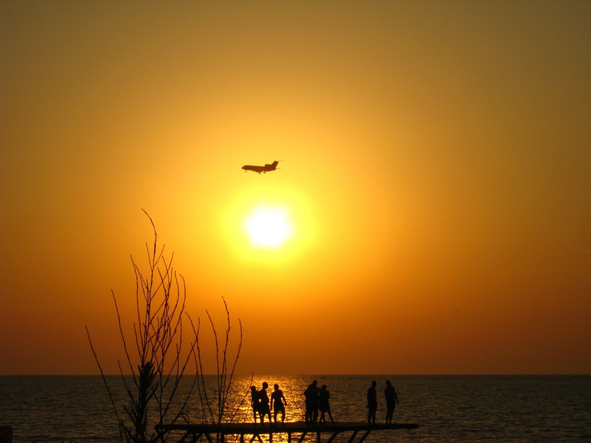 tramonto e alba tramonto alba spiaggia illuminato sera sole silhouette crepuscolo mare acqua oceano paesaggio cielo mare pescatore paesaggio luce estate bel tempo