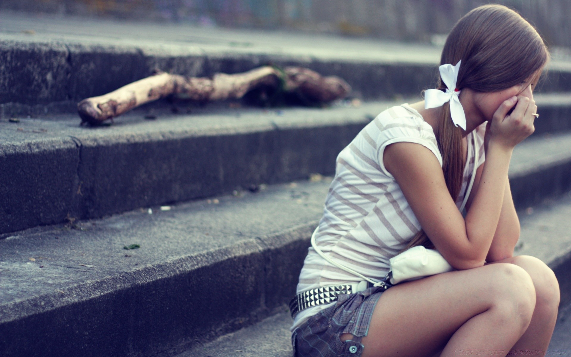 otras chicas chica bebé retrato al aire libre mujer solo calle agua adulto