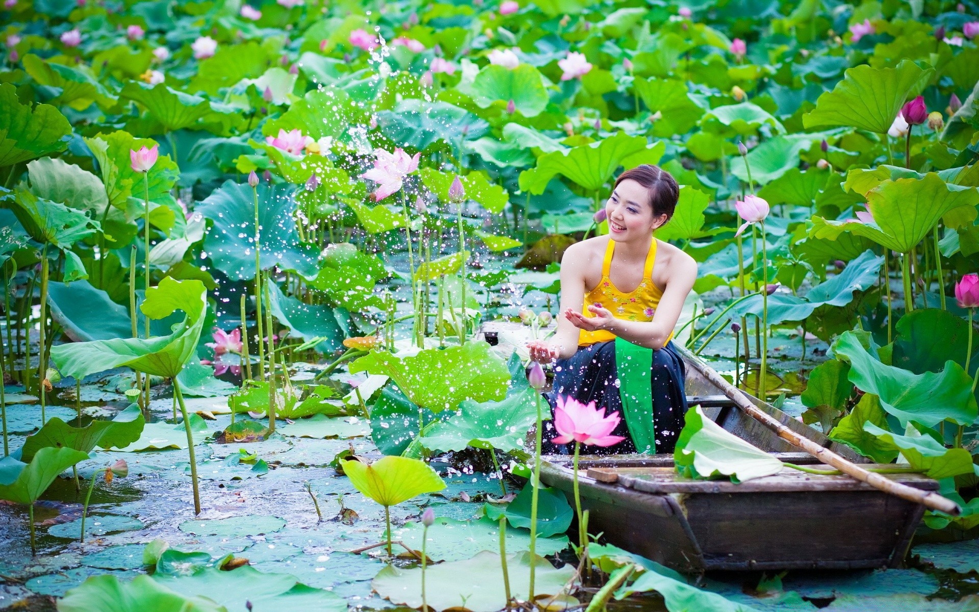 outras garotas flor natureza água folha verão flora jardim ao ar livre parque piscina bela estilo de vida ambiente crescer