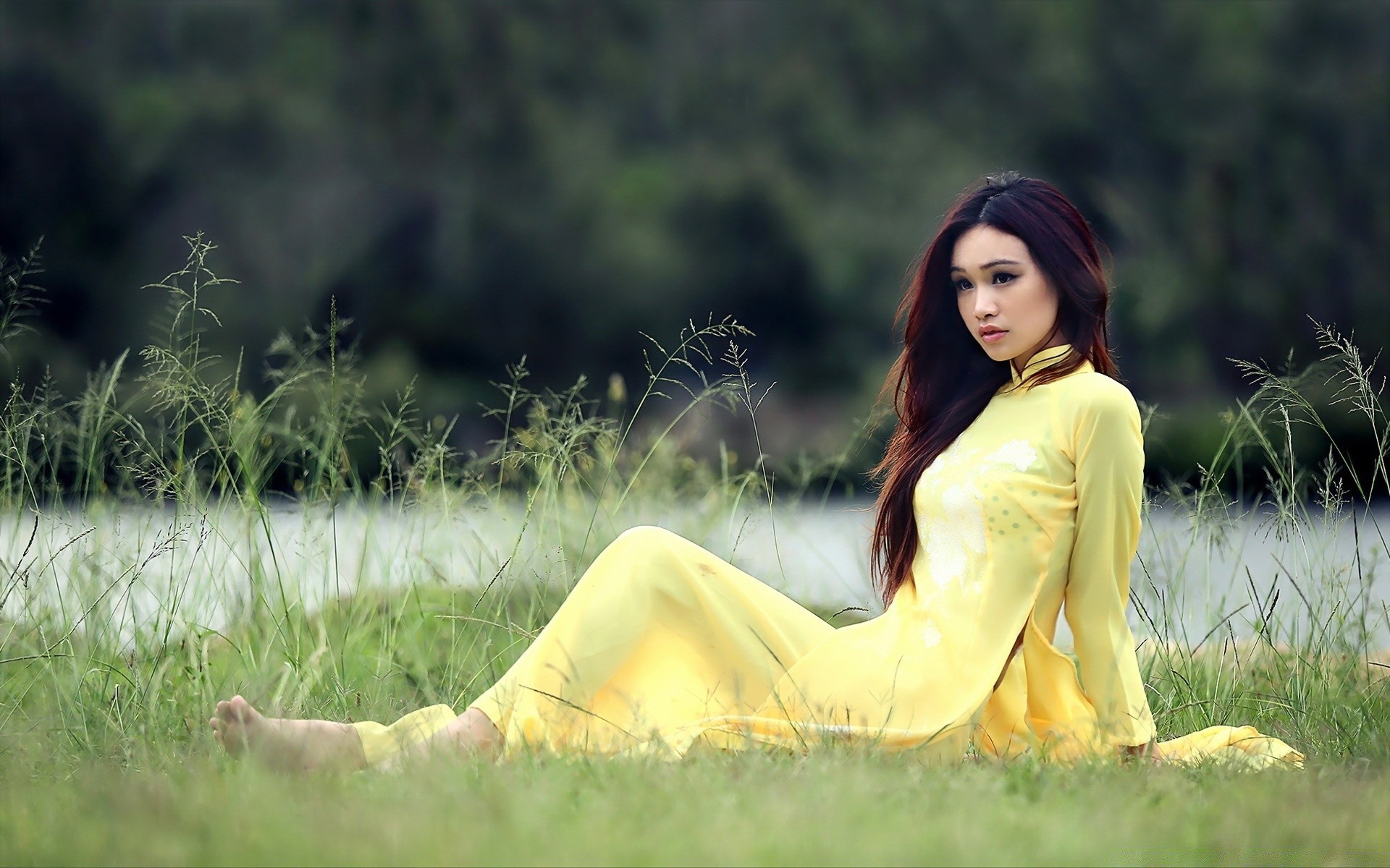 outras garotas natureza grama verão ao ar livre campo parque feno mulher menina relaxamento retrato pôr do sol bom tempo liberdade bela outono férias despreocupado sol