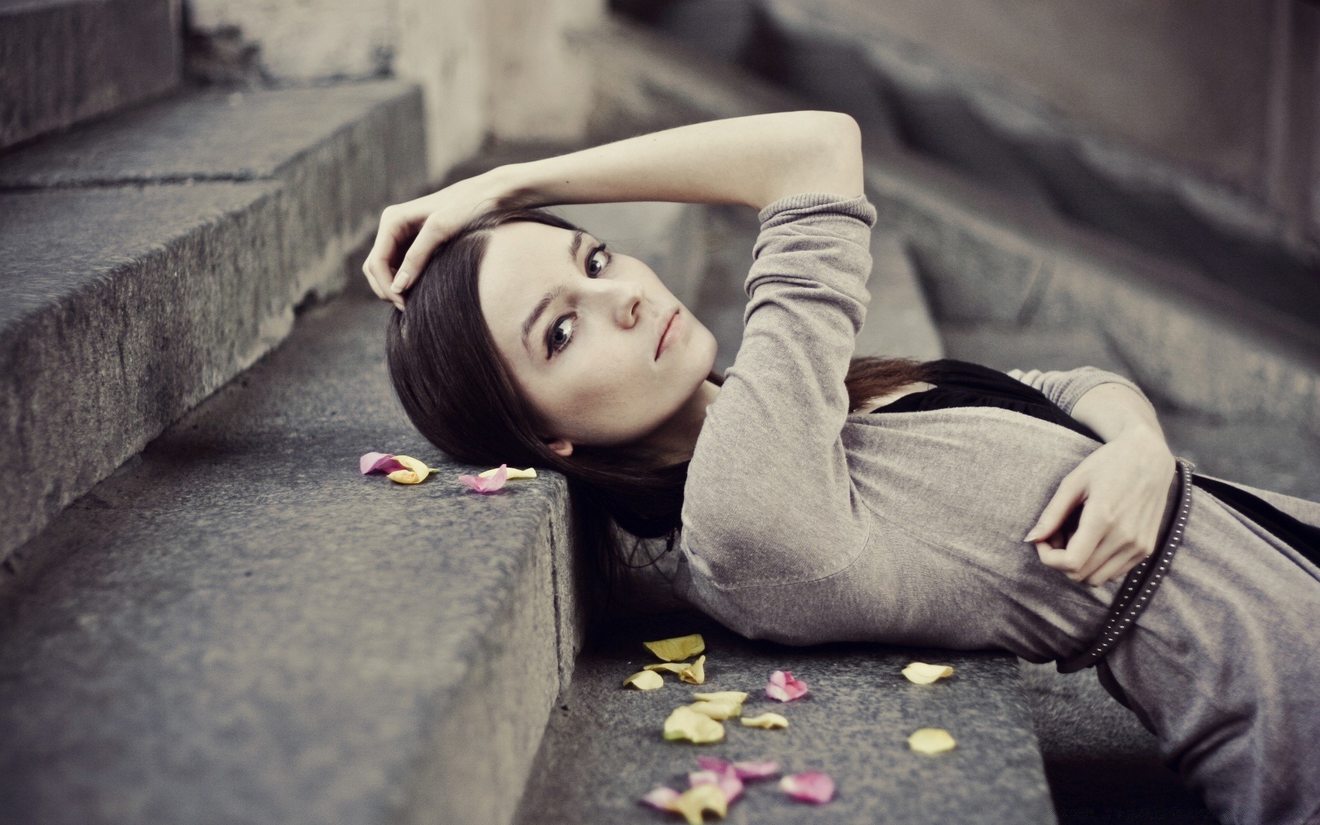 otras chicas calle retrato chica mujer solo modelo moda urbano niño al aire libre ciudad adulto