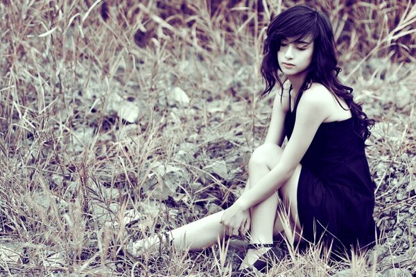 Girl in nature black and white photo