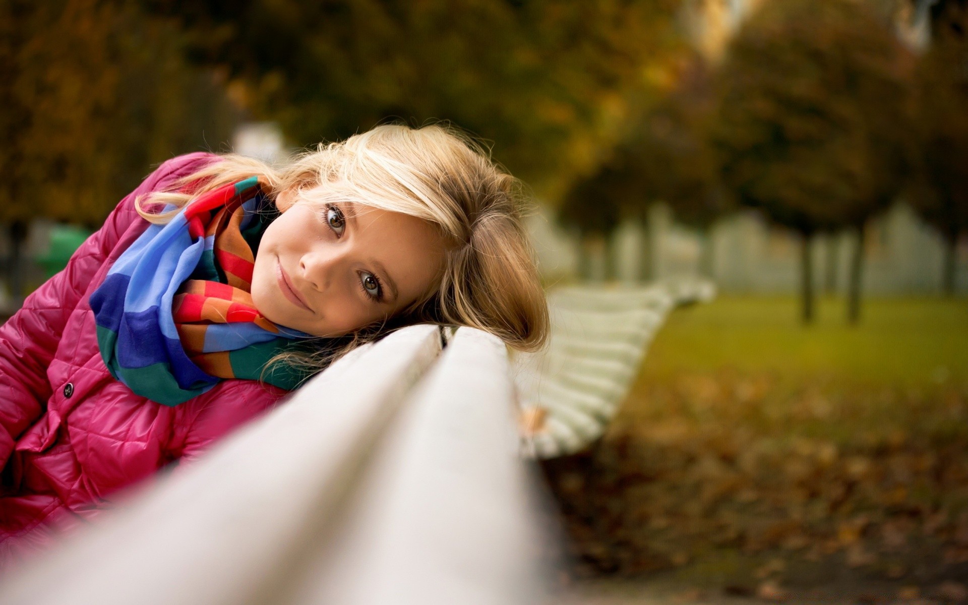 otras chicas chica al aire libre mujer otoño retrato adulto solo invierno desgaste ocio naturaleza felicidad moda