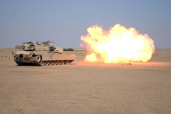 Tir d Abrams d une position debout