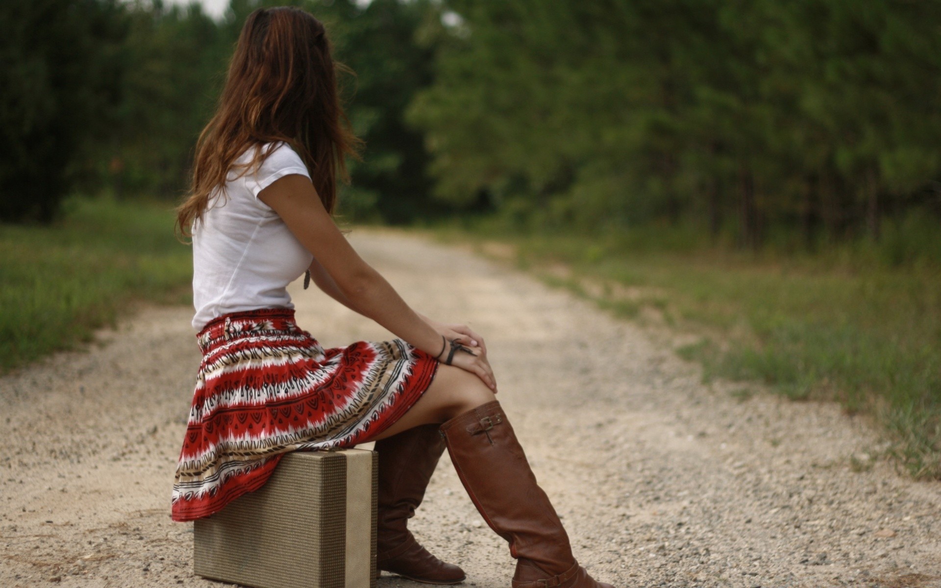 otras chicas al aire libre chica naturaleza mujer solo verano retrato ocio moda placer buen tiempo adulto