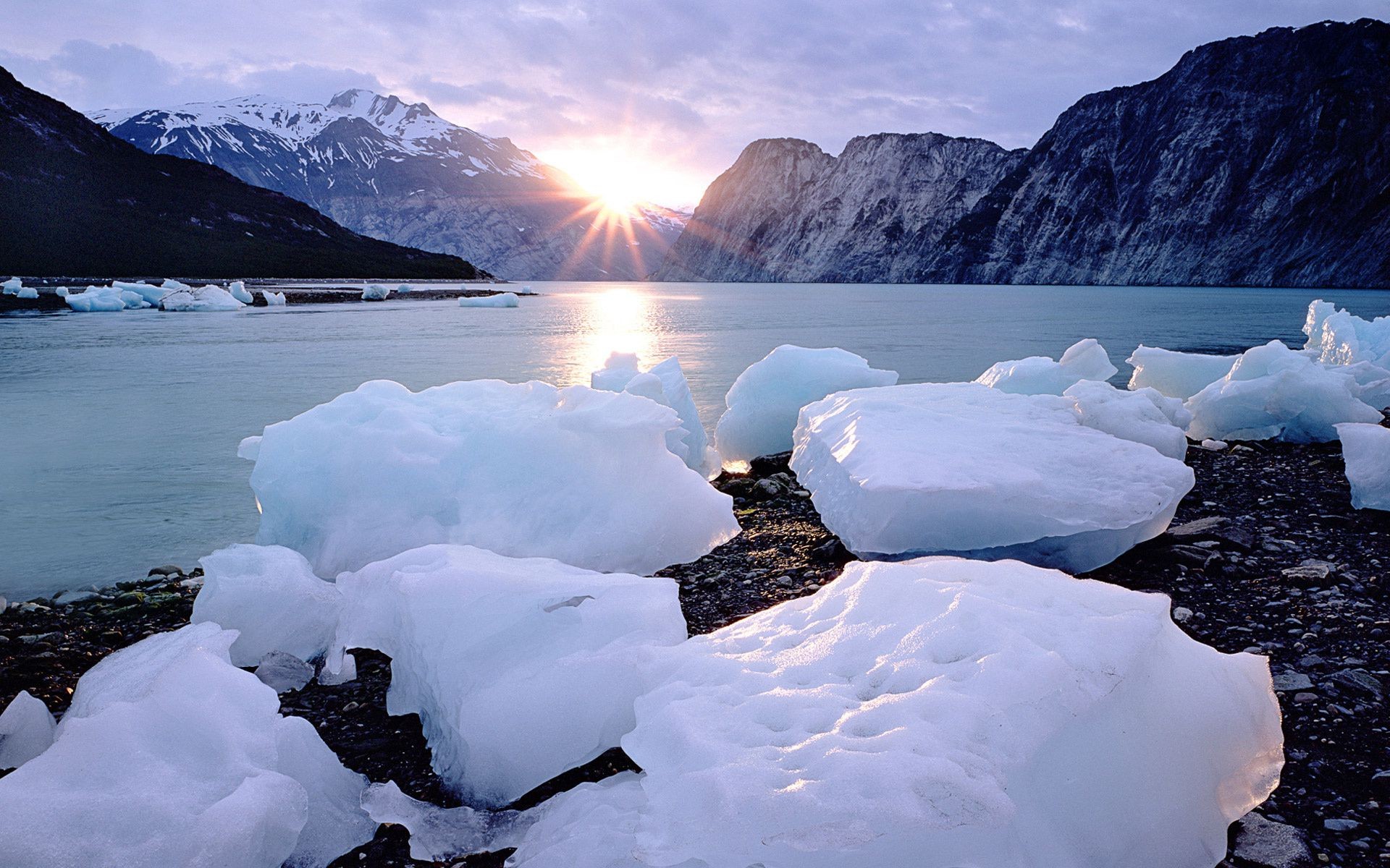 lac neige iceberg glace eau glacier hiver givré paysage montagne fusion froid voyage congelé mer natation rock nature à l extérieur