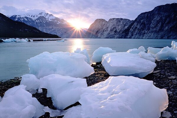 Glaciers north Lake mountains frost