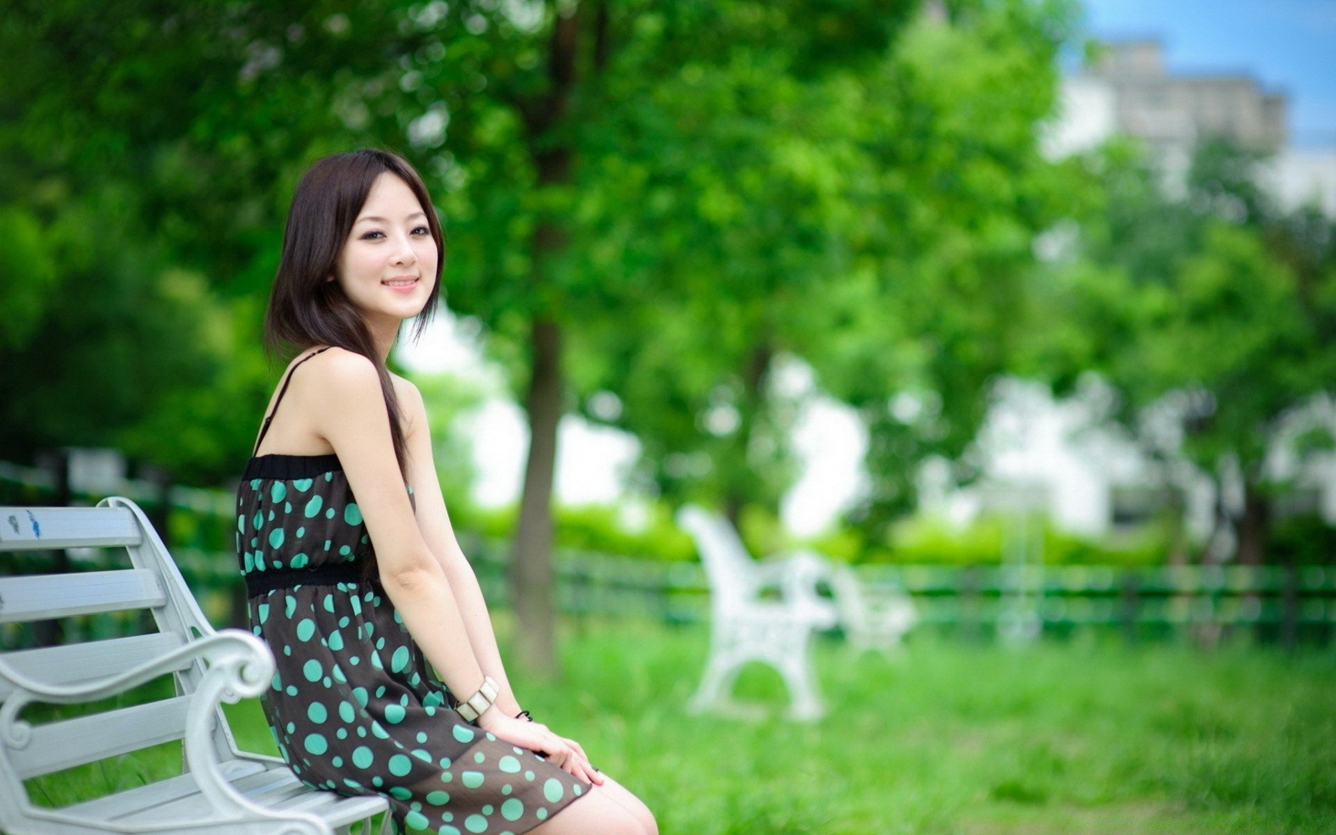 otras chicas naturaleza hierba verano mujer al aire libre parque relajación vacaciones chica