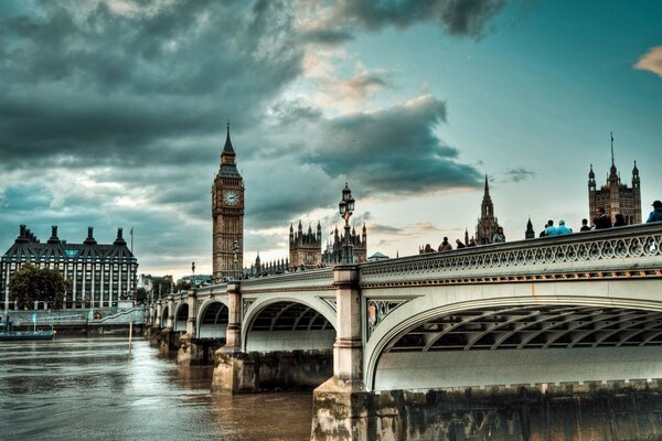 Londra. ponte. vecchia architettura. viaggi