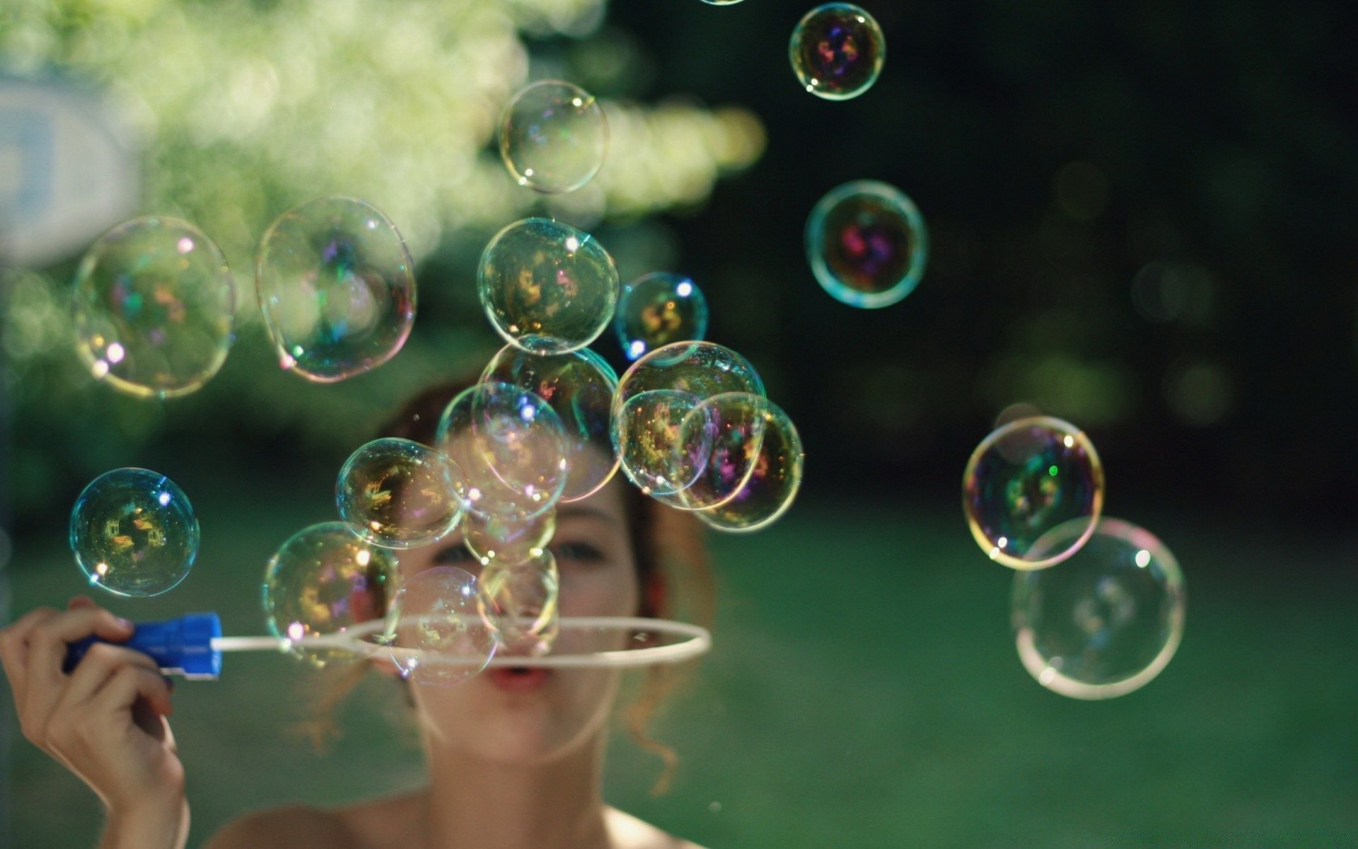 autres filles bulle sphère boule savon verre rond brille bureau lumineux