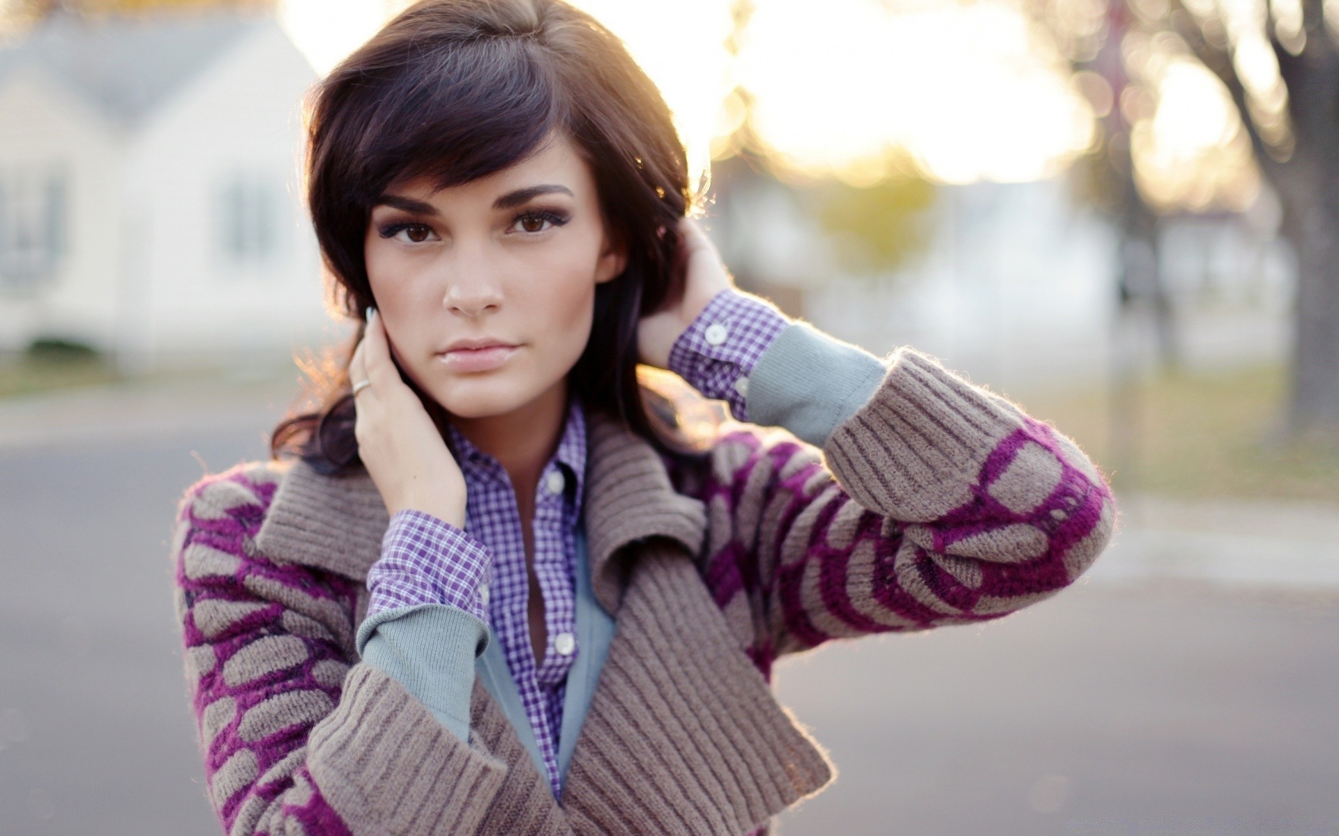 outras garotas mulher retrato ao ar livre adulto menina cachecol inverno usar solteiro moda outono lazer felicidade camisola diversão fofa estilo de vida jovem bela