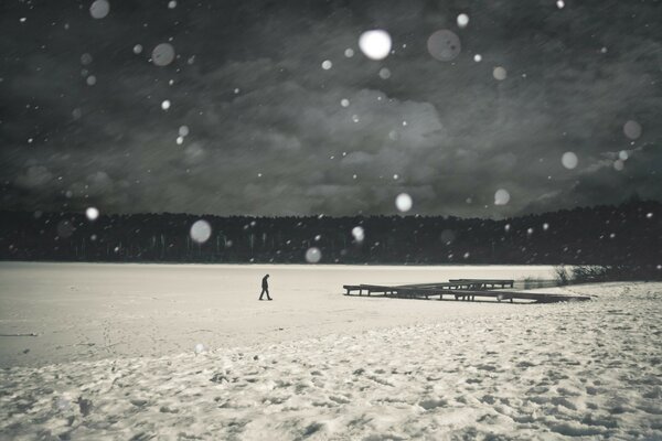 Winterstrand im Schnee