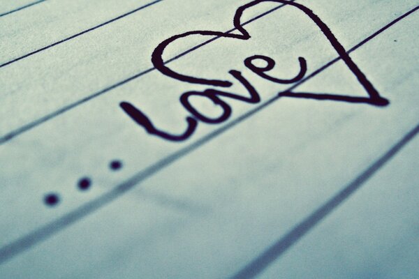Coeur avec inscription amour sur papier