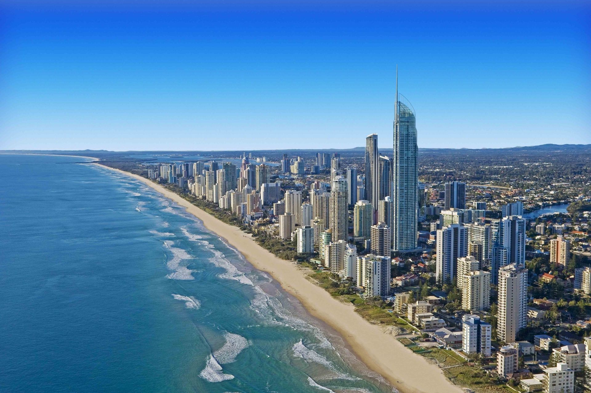 arranha-céus cidade viagens céu água arquitetura cidade skyline mar arranha-céu casa porto mar ponto de interesse urbano espetáculo ao ar livre beira-mar centro da cidade turismo